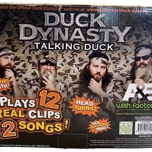 Duck Dynasty TV Show Talking Duck Plays 12 clips 2 songs Head Turns Tail Wags